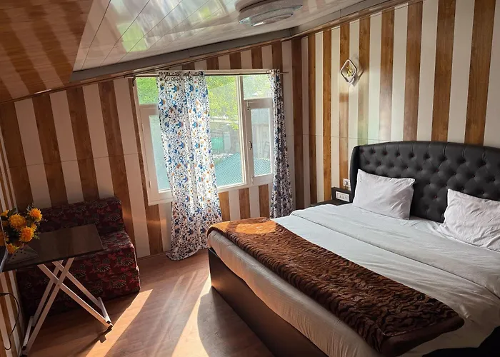 Zabaish Riverside Cottage