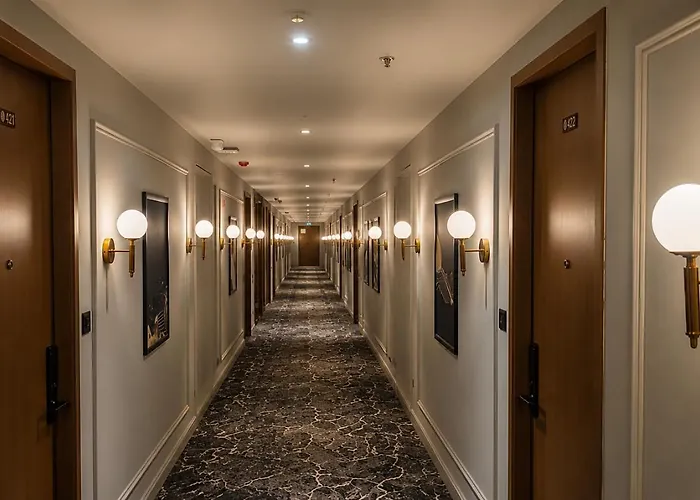 Luxuria Inn By Chandan