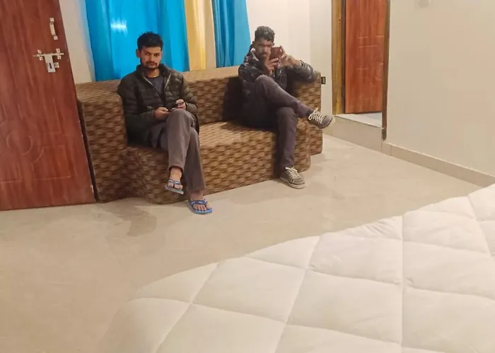 Hotel Dhanshree