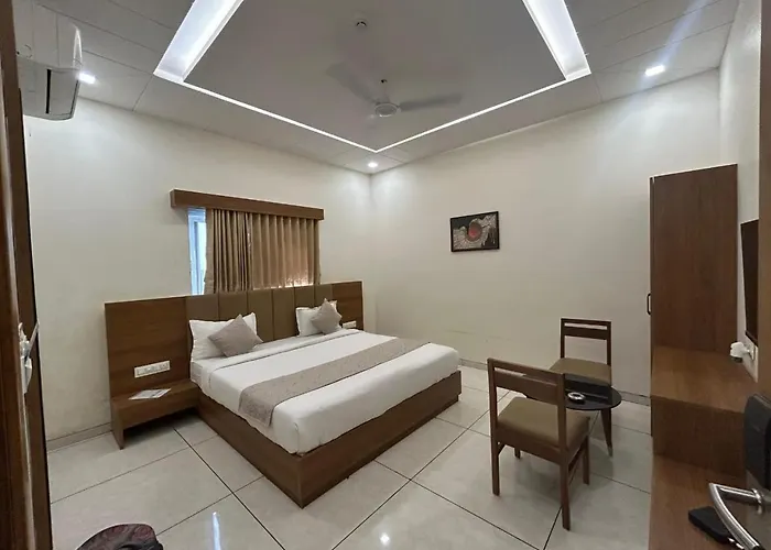 Hotel Grand Ekta
