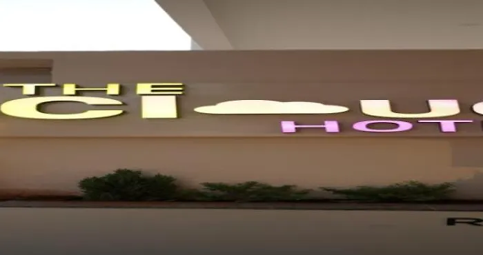 Thecloud Hotel