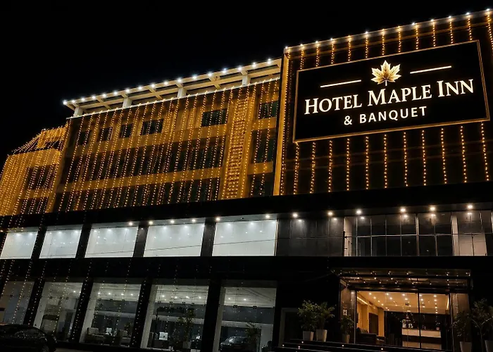 Hotel Maple Inn And Banquet