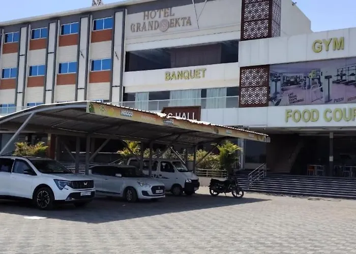 Hotel Grand Ekta