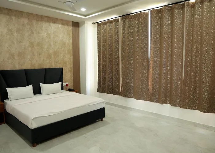 Hotel Maurya Greens