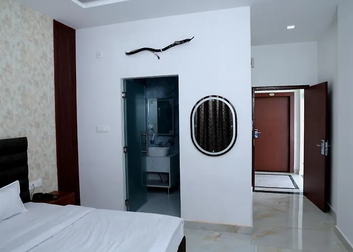 Hotel Maurya Greens
