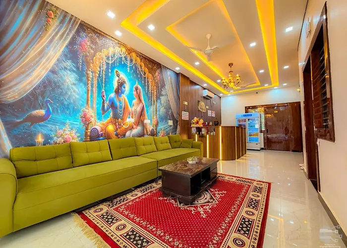 Radha Palace - Near Prem Mandir And Iskon