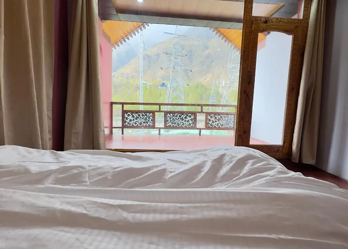 Pahadon Ka Ghar