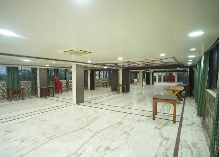 Hotel Sapphire Inn
