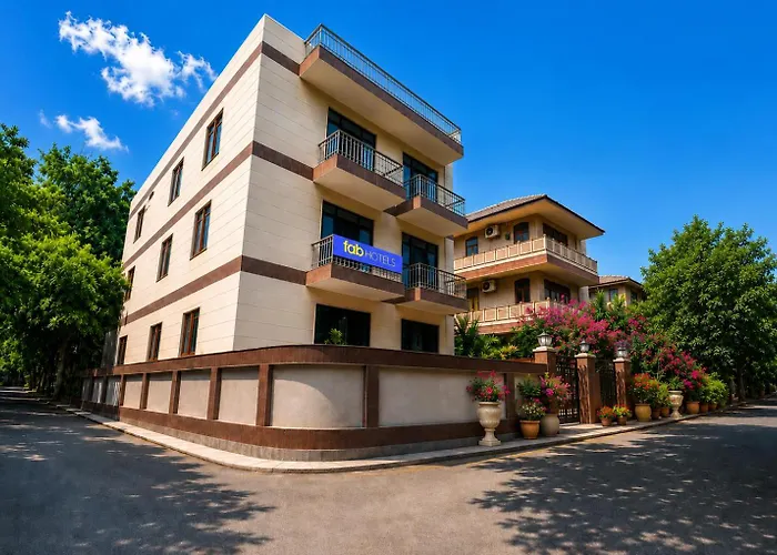Fabhotel Tulip Inn Residency - Mayom Hospital, D-Block, 19