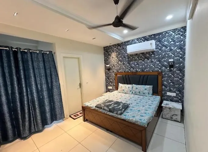 Laxna Guest House