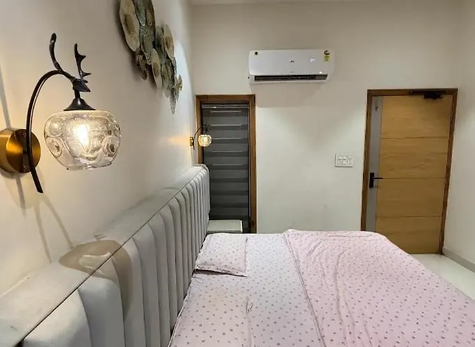 Parulin Guest House