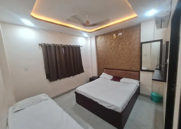 Lakhdatar Hotel And Restaurant