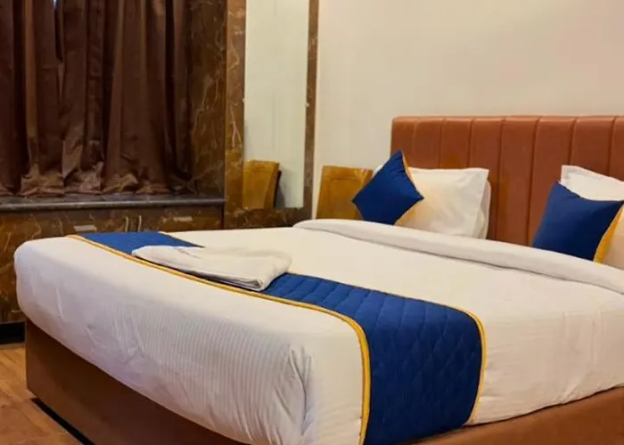 Hotel Vakula Matha Grand