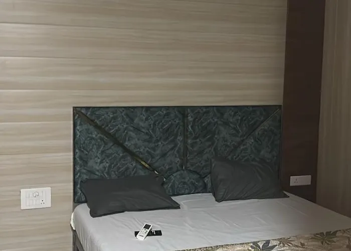 Hotel Dhamija Divine Inn Sirsa