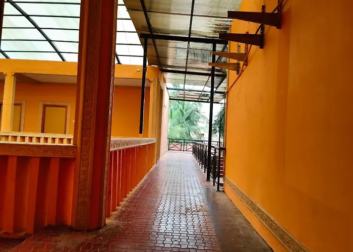 P'Almshore Ecr' Resort