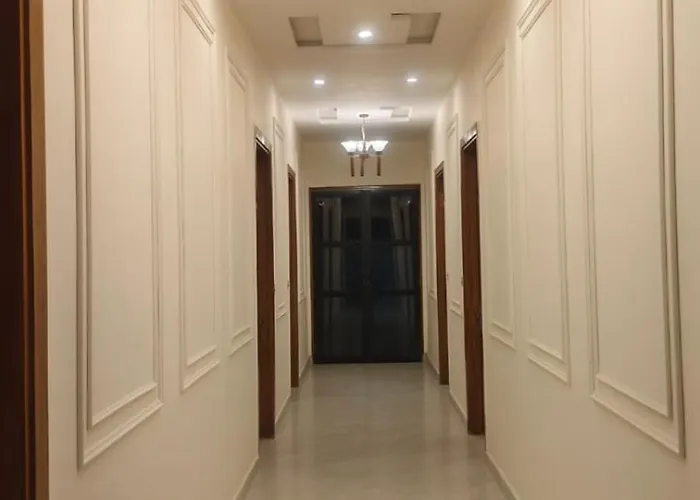 Paradise Hotel And Restaurant