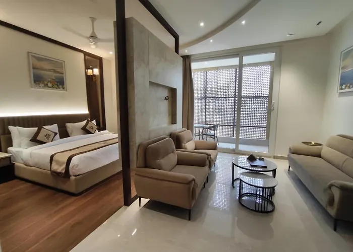 Hotel Grand Meriton