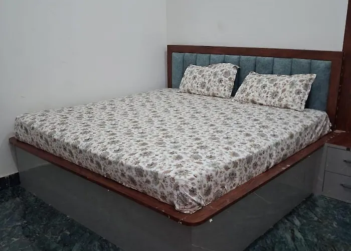 Hotel Kunj Palace