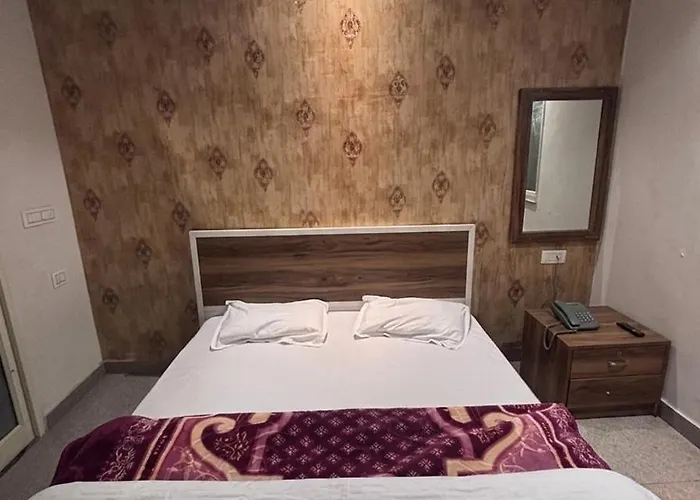 Hotel Happy Ending