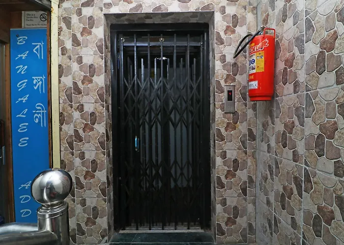 Super Townhouse Hatia Railway Station Formerly Laxmi Guest House