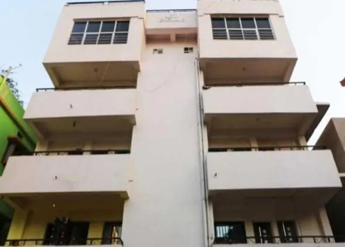 Super Townhouse Hatia Railway Station Formerly Laxmi Guest House