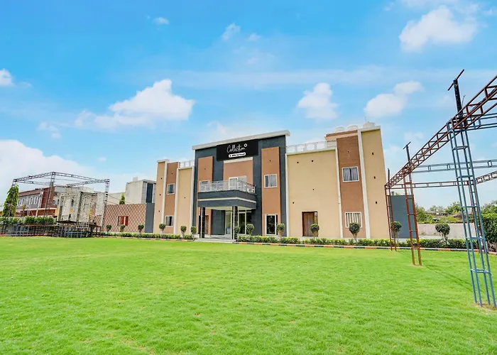 Collection O Narsi Vihar Park Mathura Formerly Ummed Palace