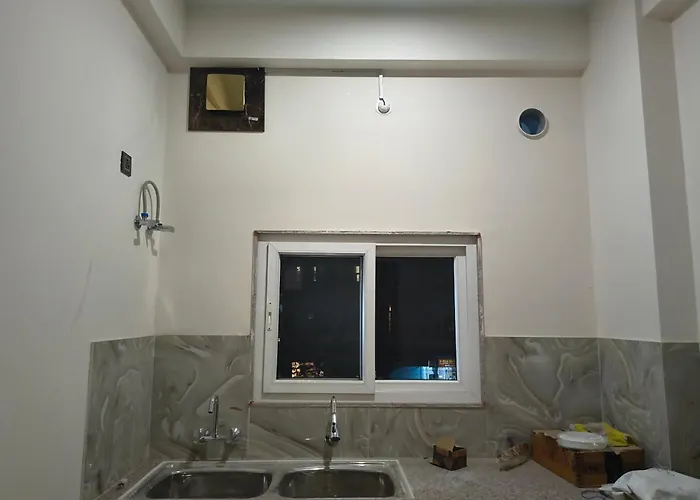 Sky Liner Retreat- Cozy Home Stay Near Ganga Ghat