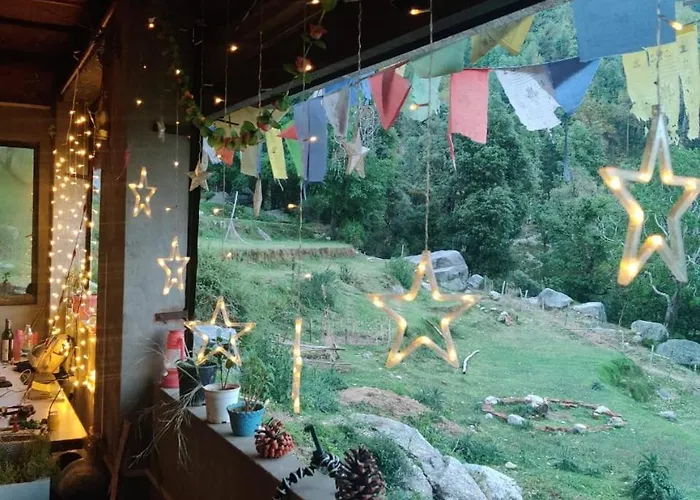 Cafe Himalayan Musaafir & Campsite Kareri