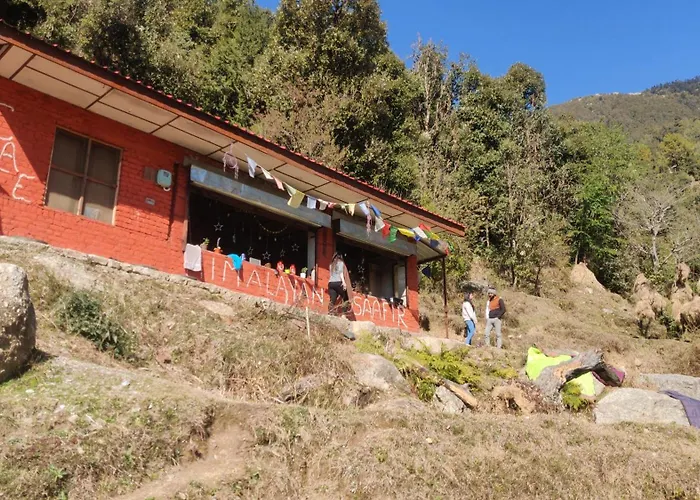 Cafe Himalayan Musaafir & Campsite Kareri