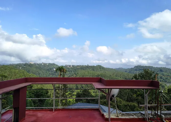 Roaming Souls Hostel Munnar
