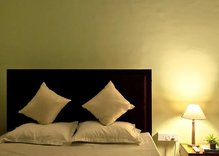 Yostel Homestay- Ac 2Bhk Near Airport & Railway Station