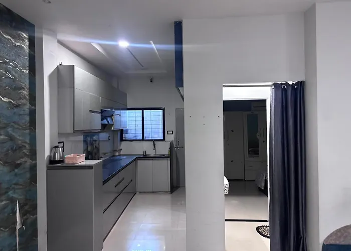 Indifeed Stays ,Ground Flor 1Bhk Apartment Best Locality In Indore