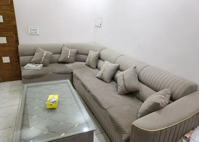 2 Bed 1 Living 1 Kitchen In Heart Of City Close To Busstand