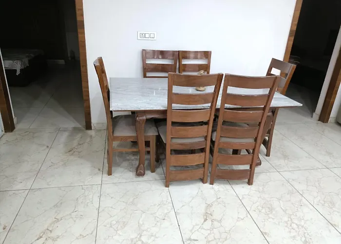 2 Bed 1 Living 1 Kitchen In Heart Of City Close To Busstand