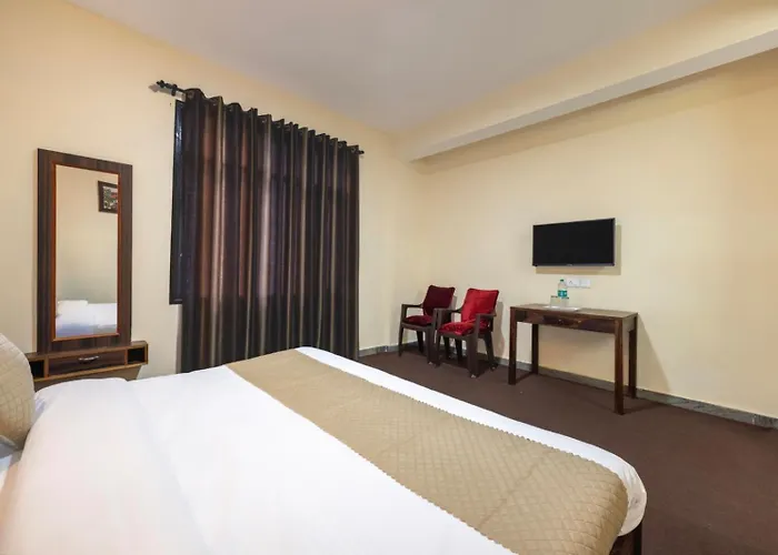 The Prakriti Retreat L Lift L Multi Cuisine Restaurant L Free Parking L By Exotic Stays