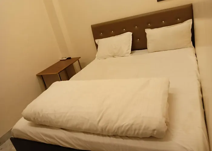 Hotel Metro Link
