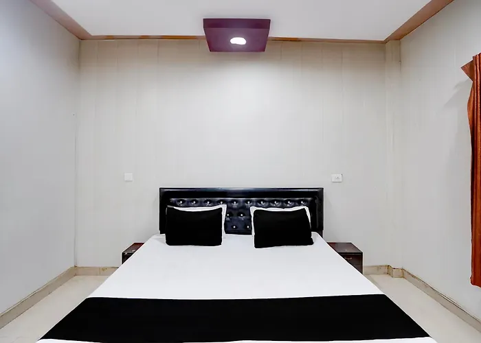 Hotel O Jhandi Palace