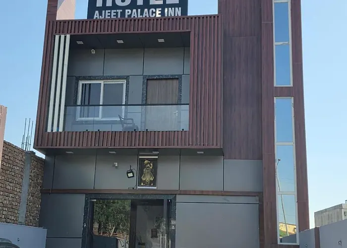 Hotel Ajeet Palace Inn
