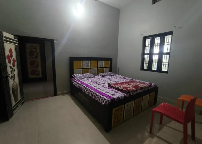 Vivek Hotel