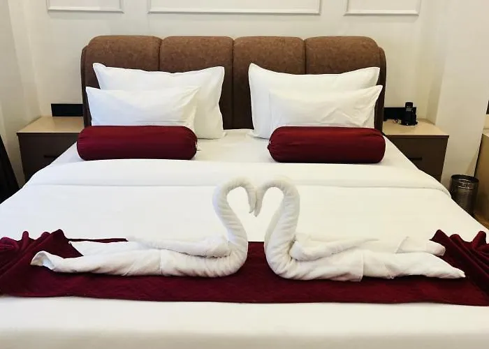 Aabuu Babuu Resort & Banquet