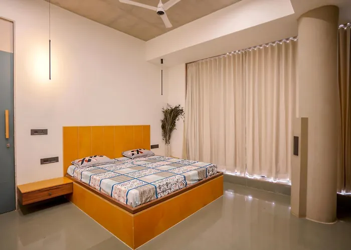 Private Weekend Home With Pool Near Ahmedabad