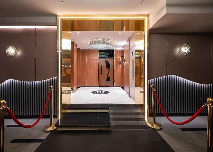 10 Park Street Hotel & Banquets