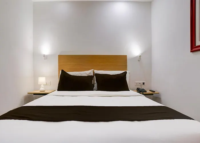 Super Townhouse Akota Vadodara