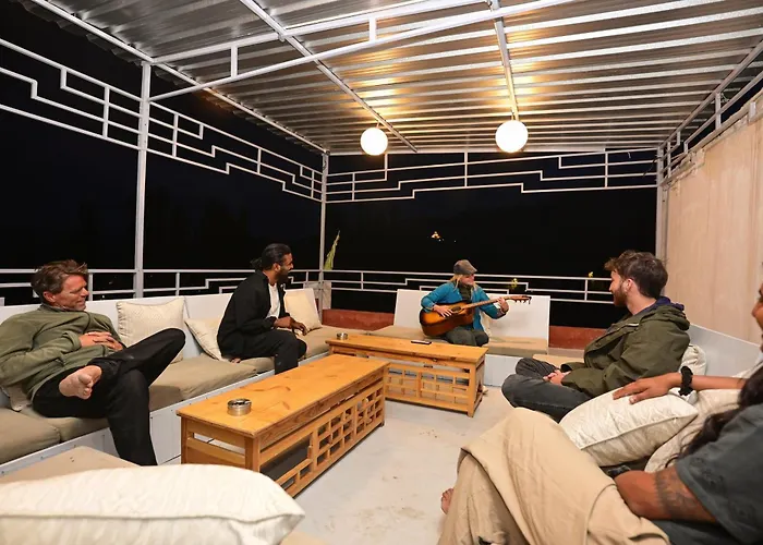 Raybo Hostel - Serene Stay With 5 Mins Walk From The Main Market