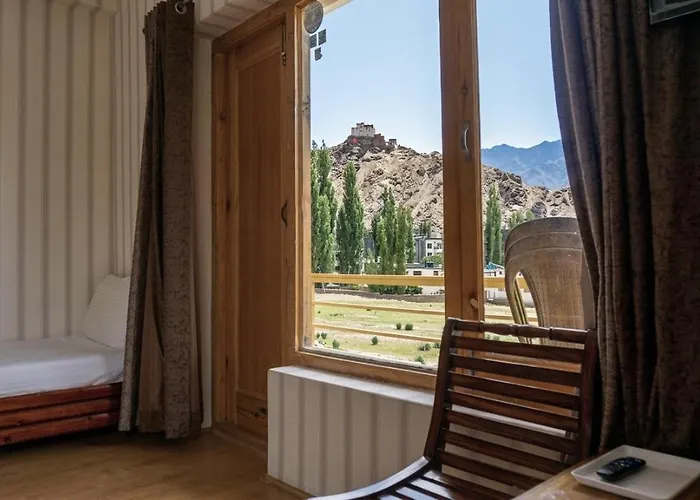 Green View Hotel
