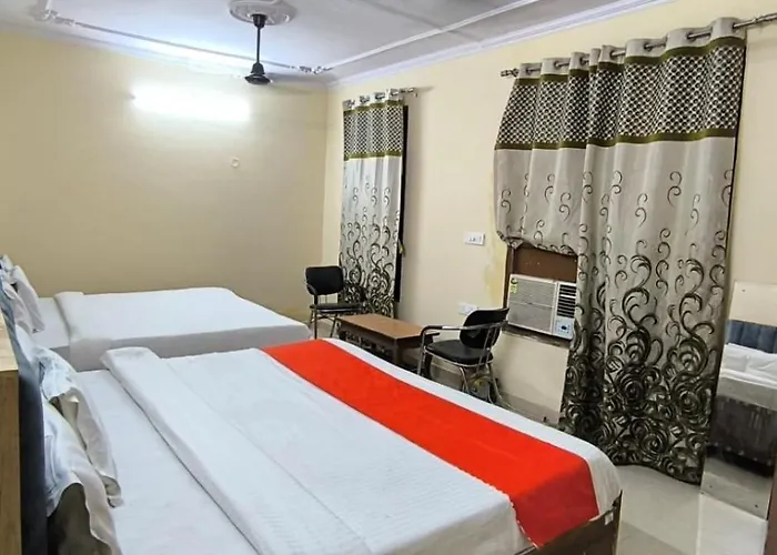 Hotel Dhanua Palace