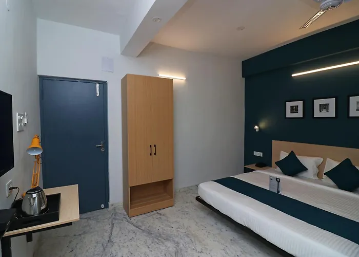 Barathi Room Stay Kelambakkam