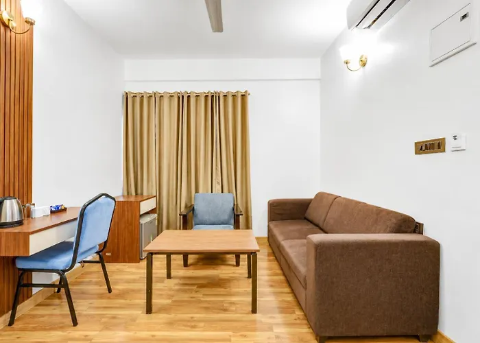 Swimming Pool Luxuary Rkb ,Puri , Near Seabeach & Shree Jagannath Temple , Fully Air Condationed Rooms ,Wifi , Lift , Restaurant & Parking , Best Location