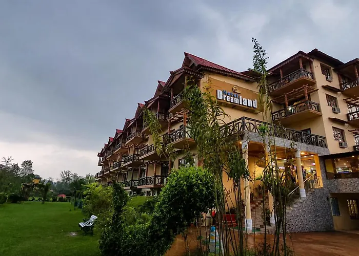 Hotel Dream Land With Swimming Pool Facility In Lataguri