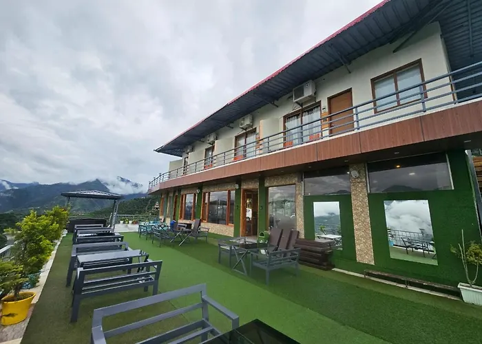 Living On The Edge Mussoorie A Luxury Stay With Rooftop Cafe